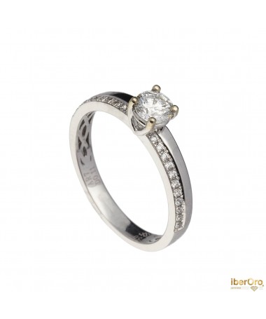 Solitario cuatro garras 0.49 cts