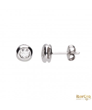 Pendientes chatón doble de 0,10 kt